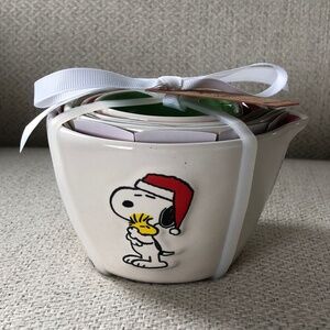 NWT Rae Dunn super adorable Dunn Snoopy and Woodstock Christmas Measuring Cups.